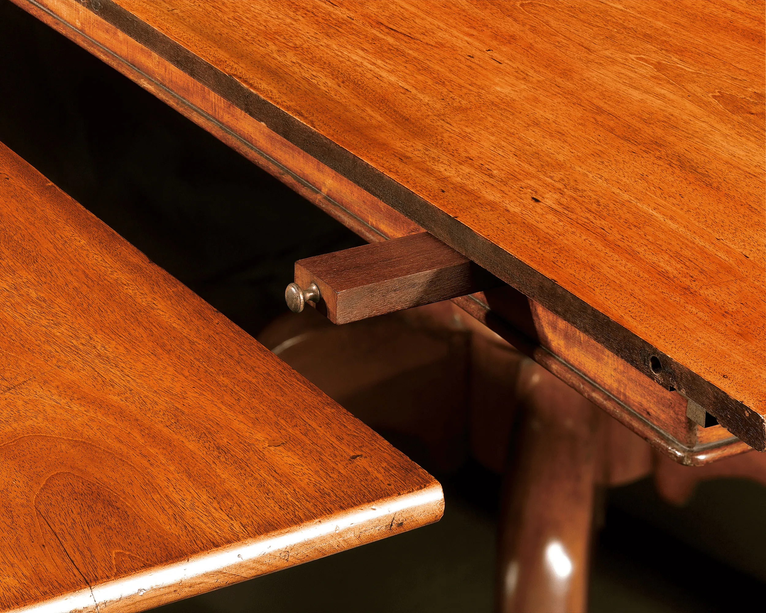 English Regency Mahogany Pedestal Dining Table