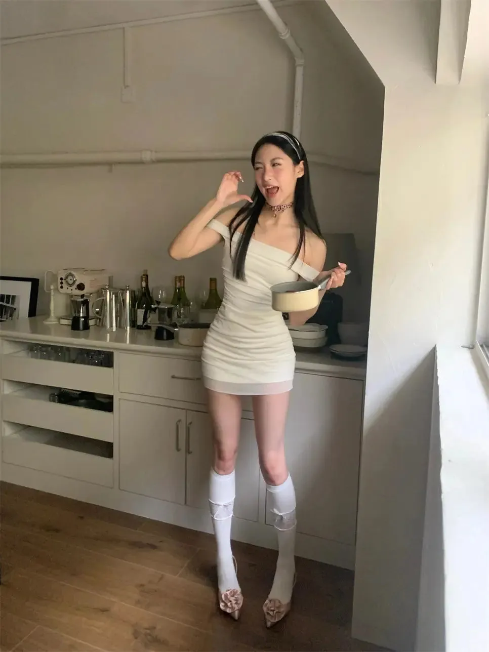 Girlary Pure one shoulder dress summer new mesh splicing receiving waist thin package hip short skirt children want style women clothing